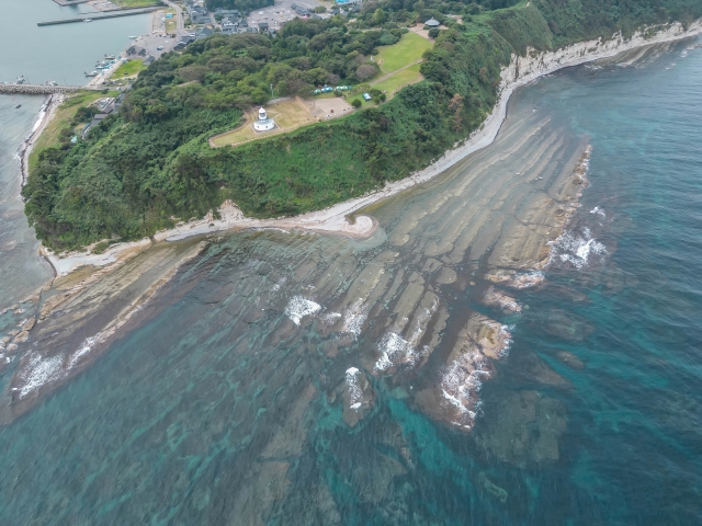 空から見た禄剛崎灯台