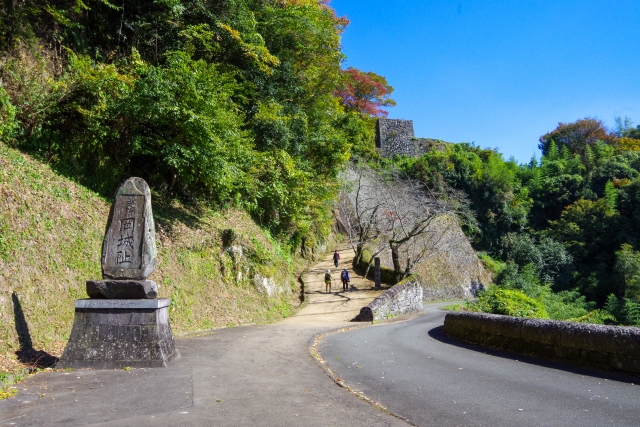 岡城跡入口