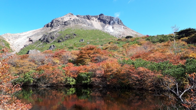那須岳と姥ケ平の紅葉