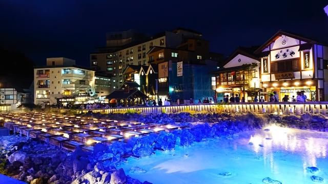草津温泉湯畑の夜景