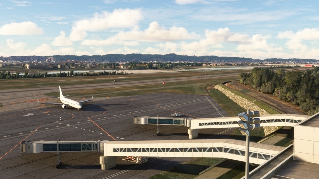 河川敷の富山空港
