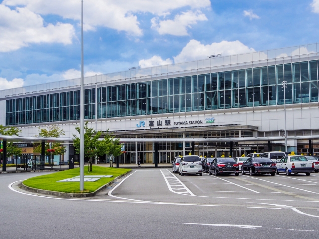 富山駅