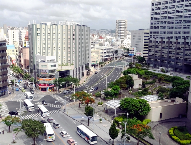 那覇市県庁前
