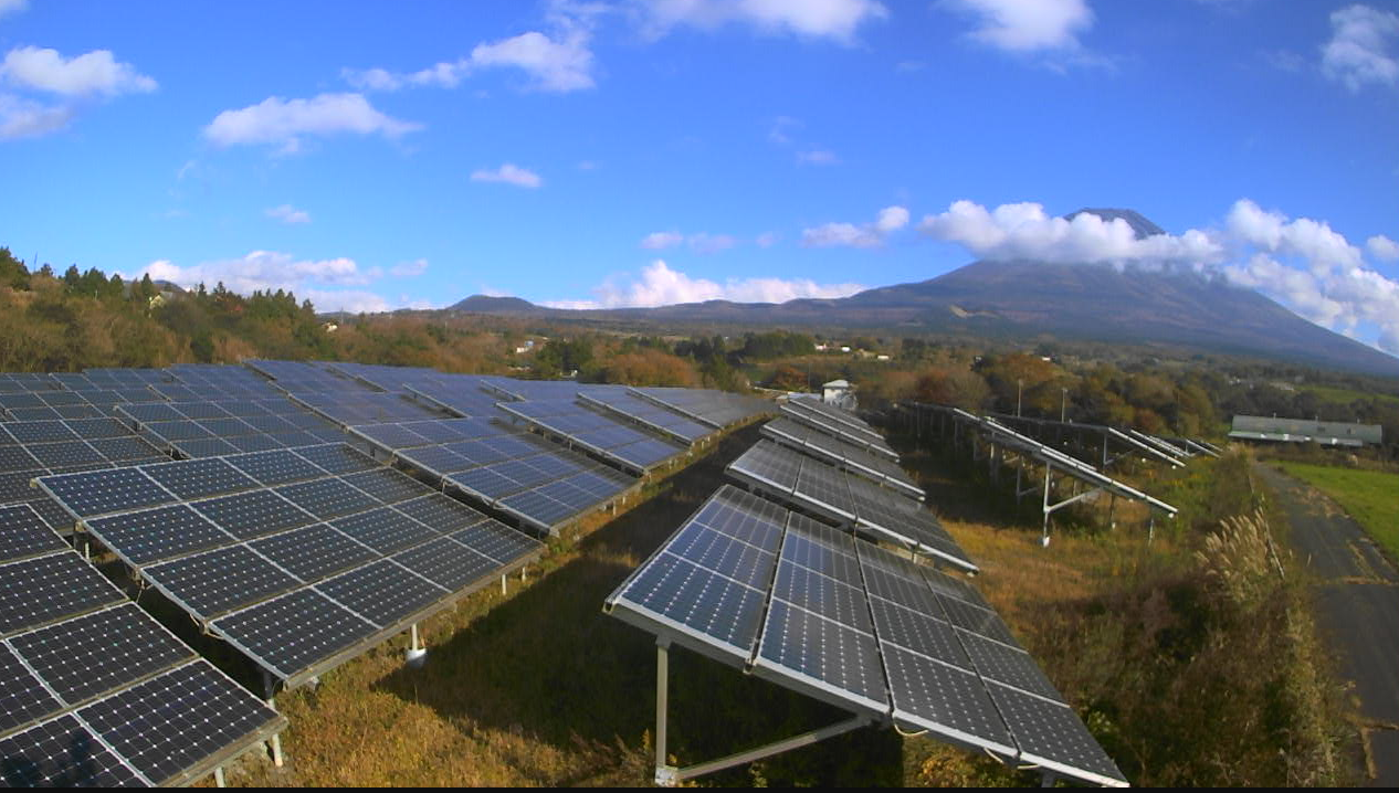 富士ヶ嶺太陽光発電所富士山