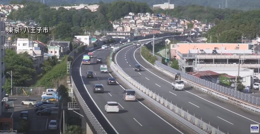 中央自動車道元八王子バス停付近