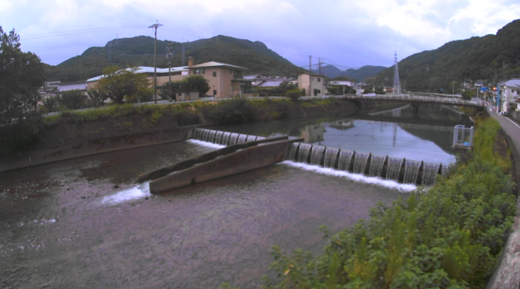 湯出川江南橋