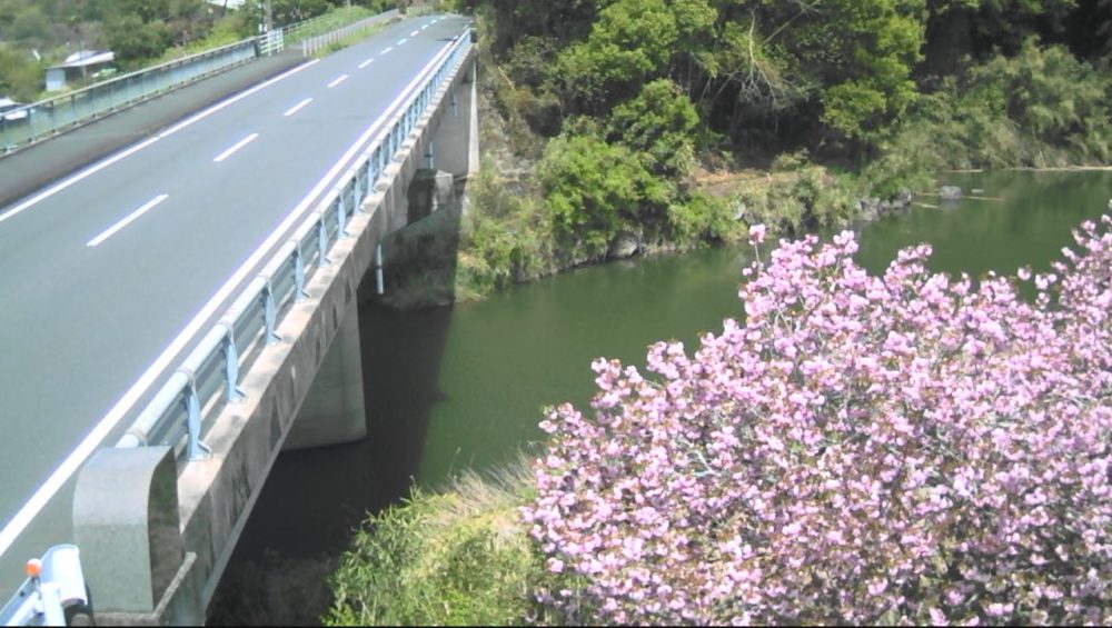 稲葉川騎牟礼大橋