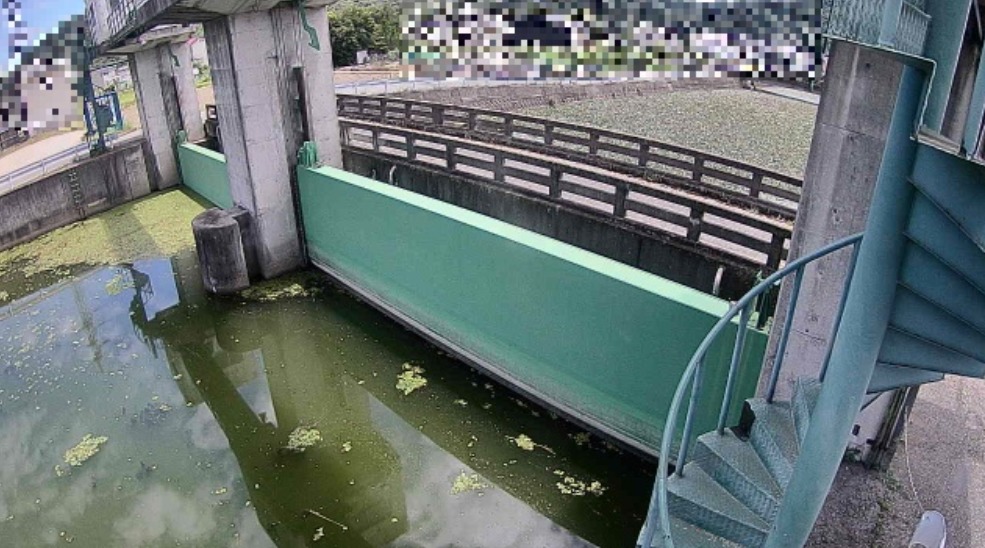 加里屋川放水路上流