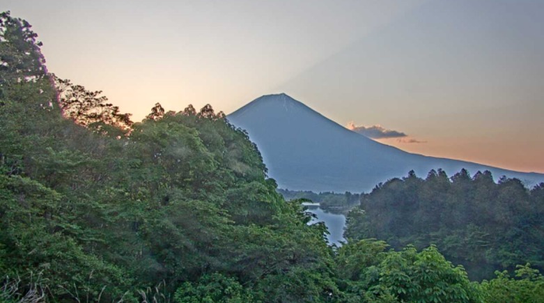 田貫湖畔富士山