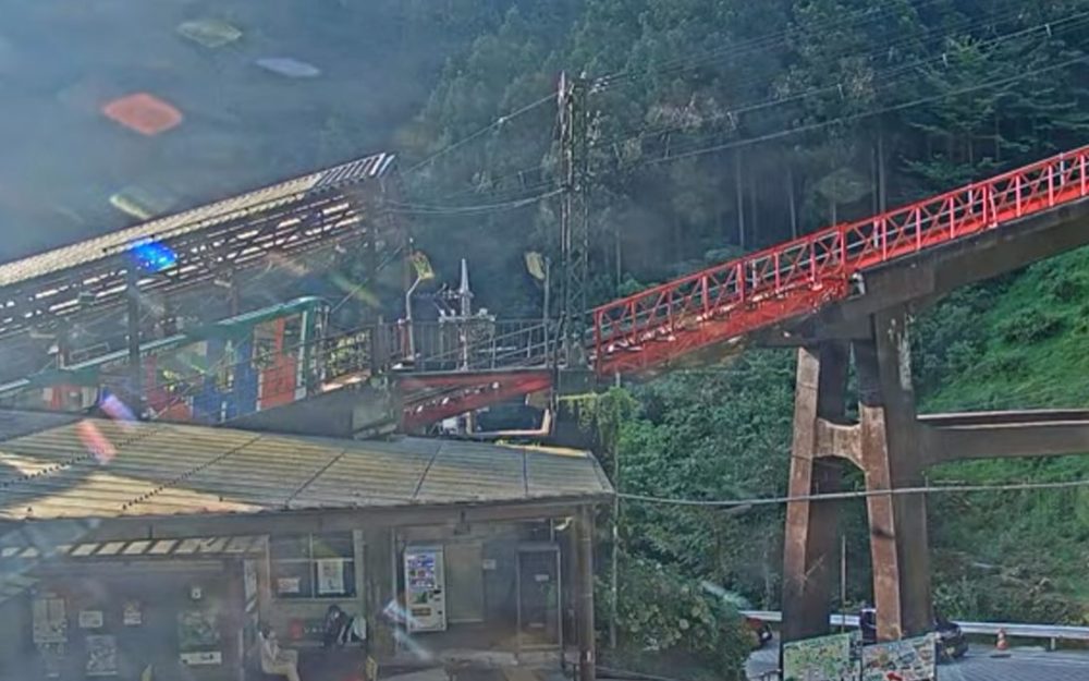 御岳登山鉄道滝本駅