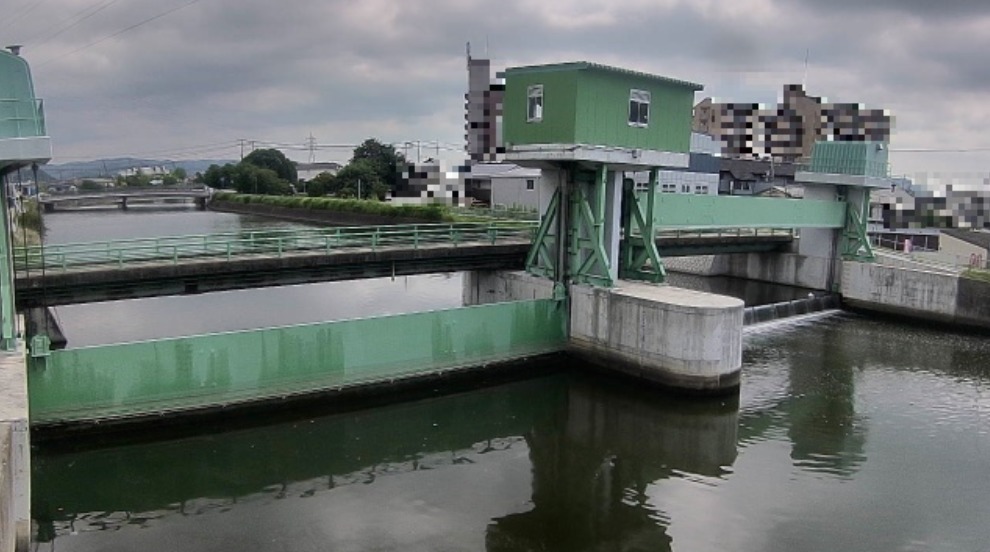 水尾川潮止水門下流