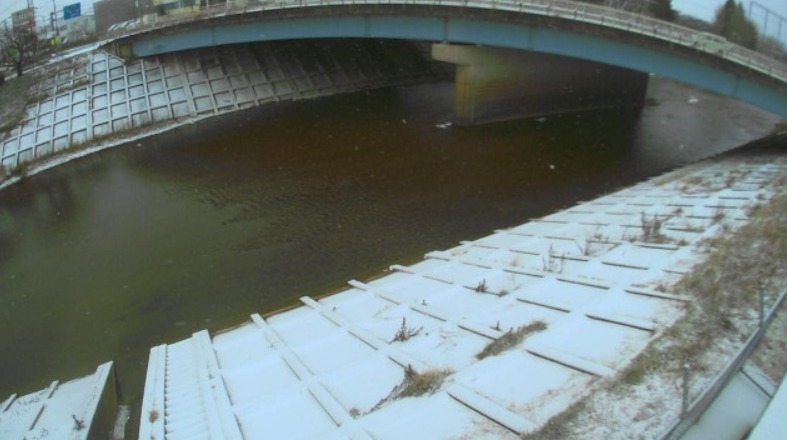 濁川鳥谷野橋