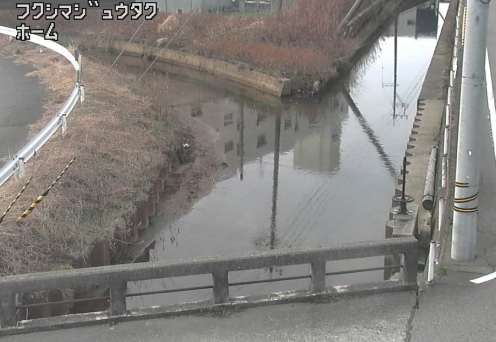 西川雇用促進住宅付近遊歩道