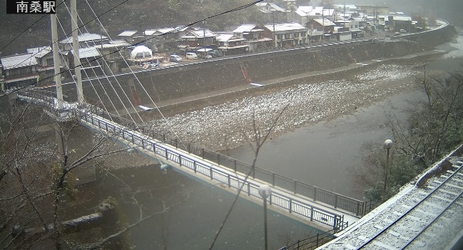 錦川南桑駅付近