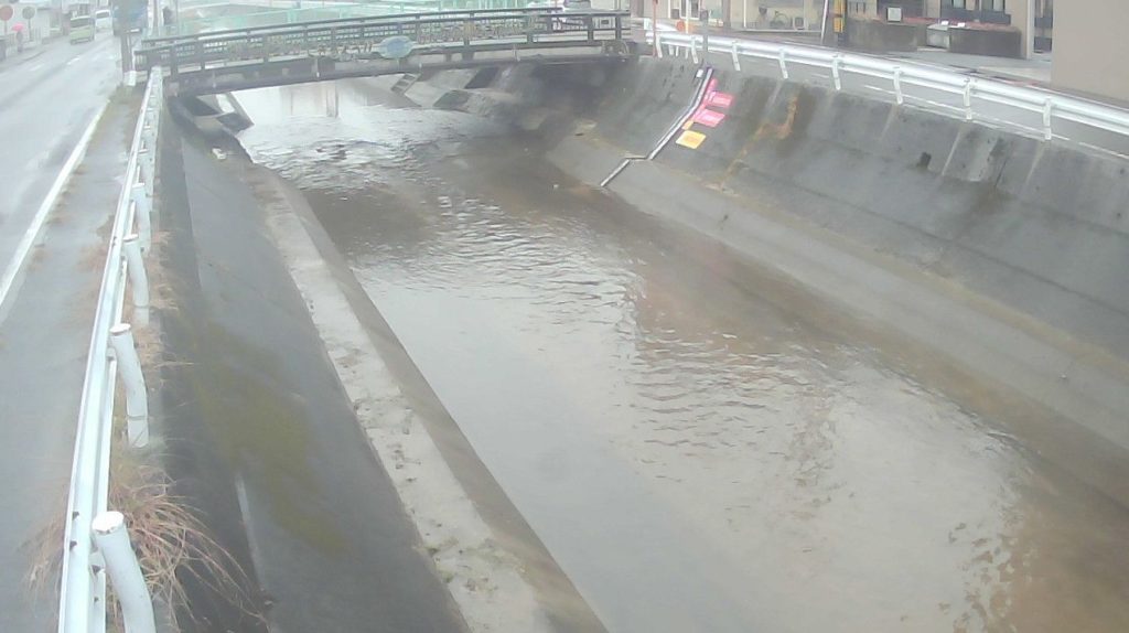 岡ノ下川中州橋