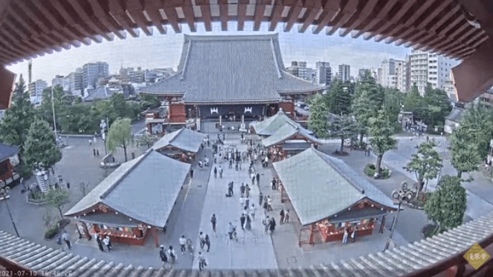 浅草寺本堂側