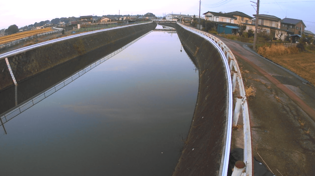 新谷田川放水路0.5K二の堰橋