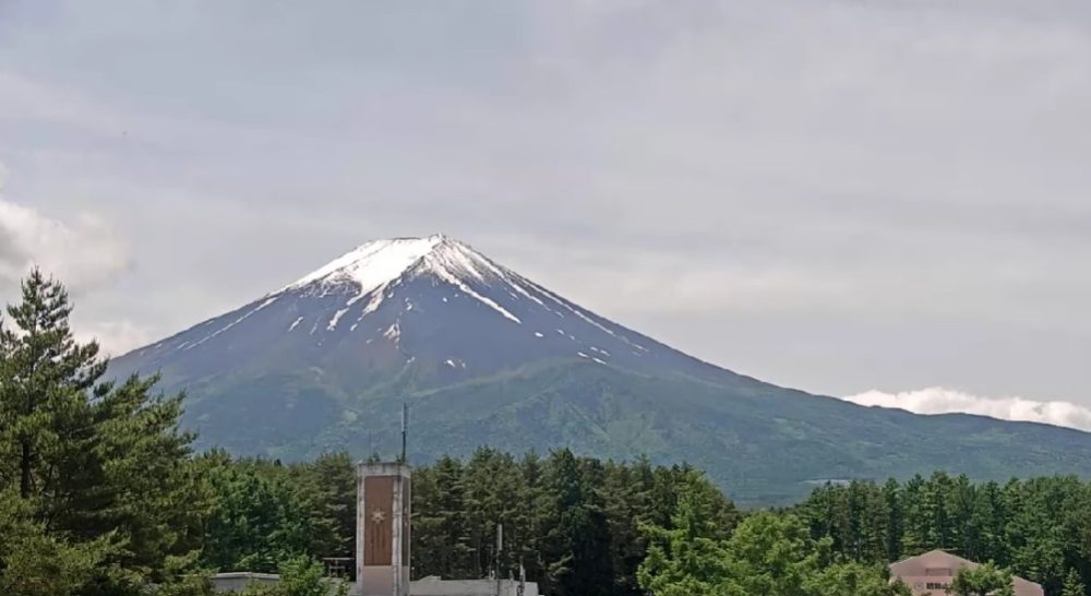 昭和大学富士吉田キャンパス富士山