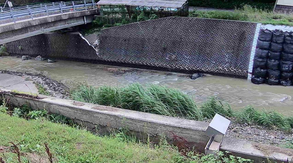 珠洲大谷川鯉恋橋