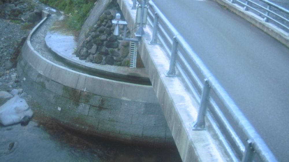 鶴河内川平寒水橋