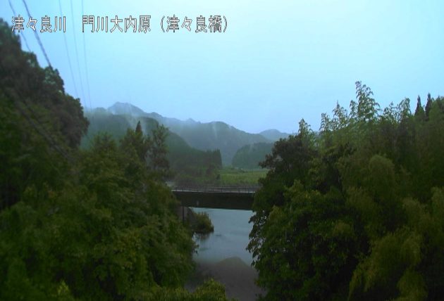 津々良川津々良橋